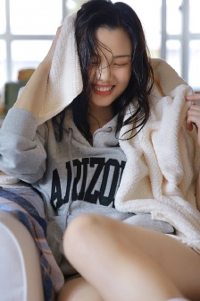 为什么男生总是手先进去扣
